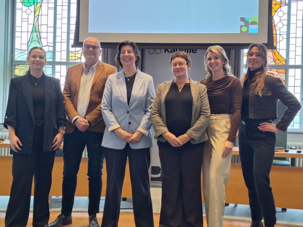 Team toezicht en wethouder Evertz